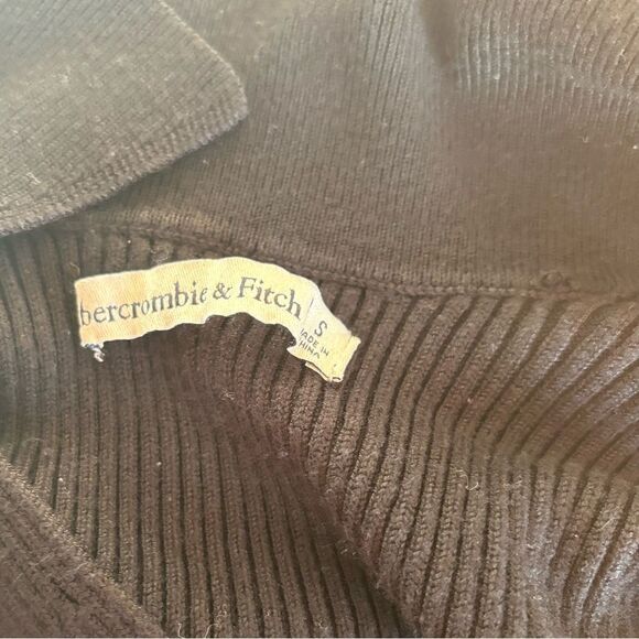 Abercrombie black rib v neck collared sweater size small - Picture 4 of 9